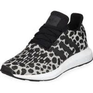 adidas swift run black and white leopard
